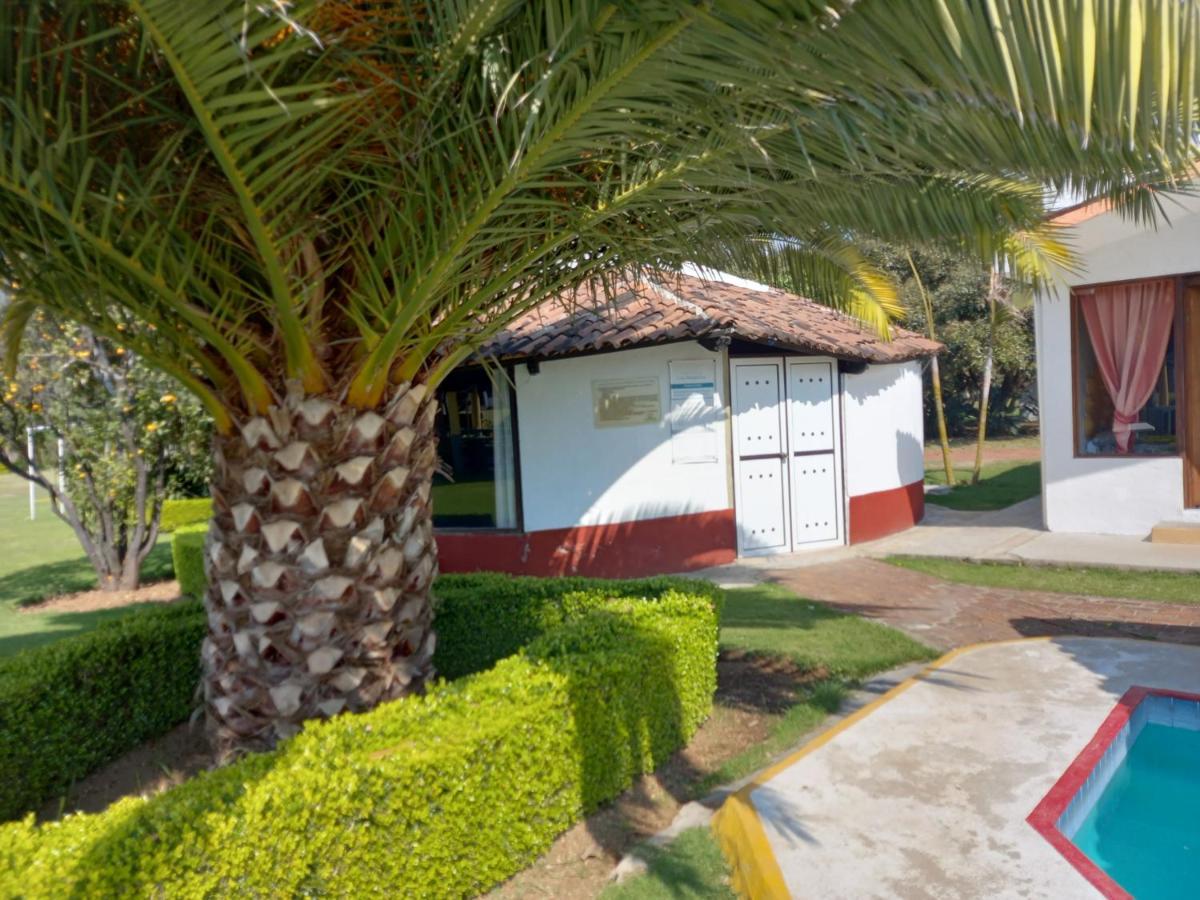 Hm Hotel El Rancho Las Margaritas Valle de Bravo Luaran gambar